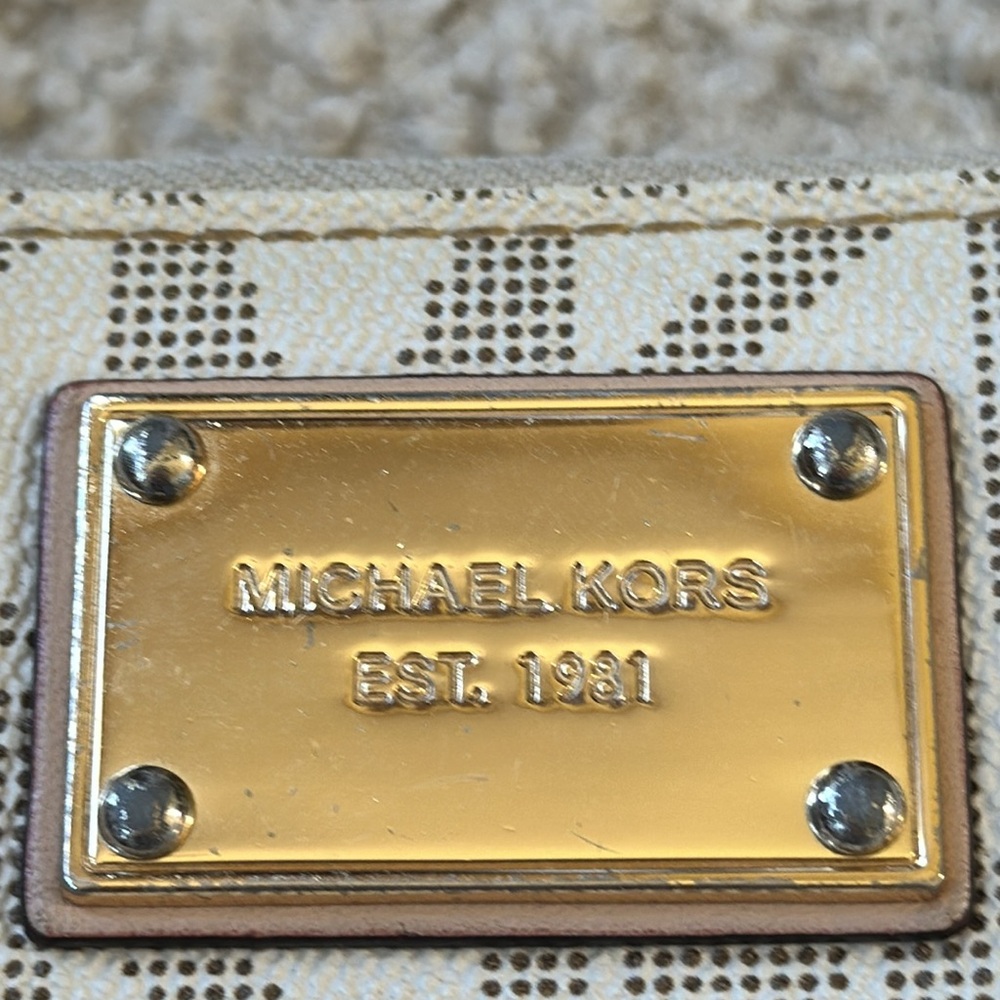 MK Signature Logo Long Wallet / Wristlet - Picture 11 of 17